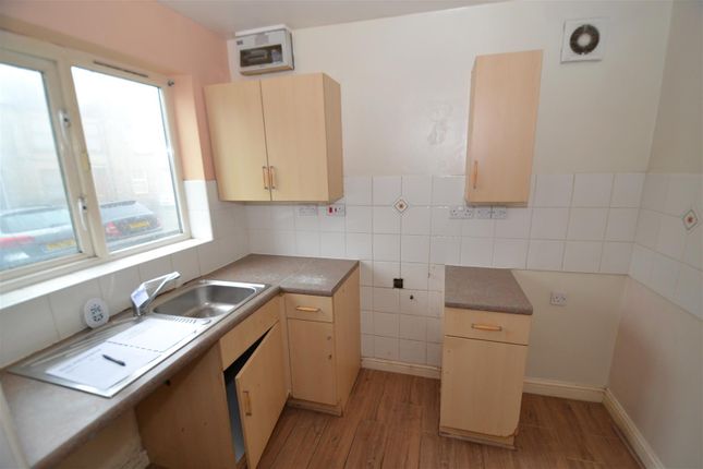 8, Alexandra Street, Bradford photo 2