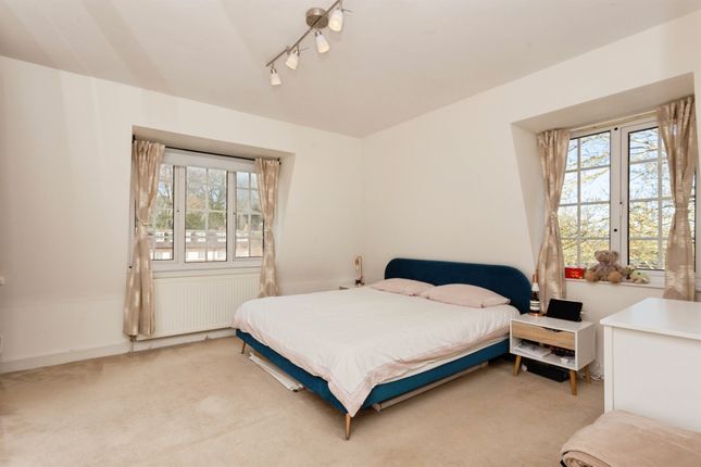 66a, Herga Court, Sudbury Hill, Harrow photo 5