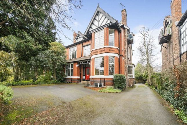 Flat for sale in Elm Road, Didsbury, Manchester