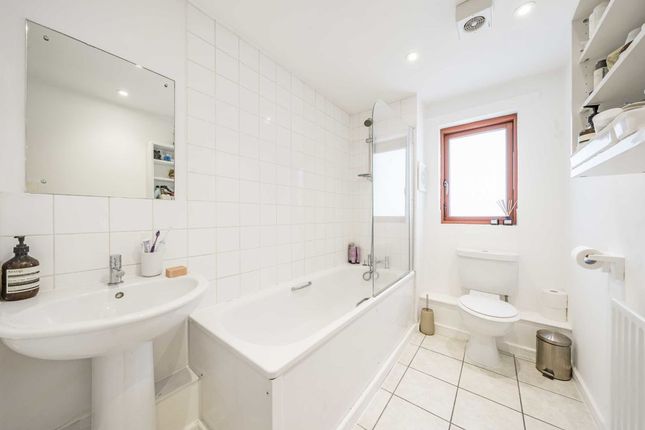 Flat for sale in Muir Road, London