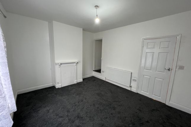 37, Holliers Walk, Hinckley photo 2