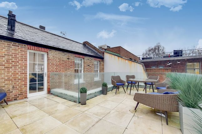Thumbnail Flat for sale in Warwick Court, Holborn