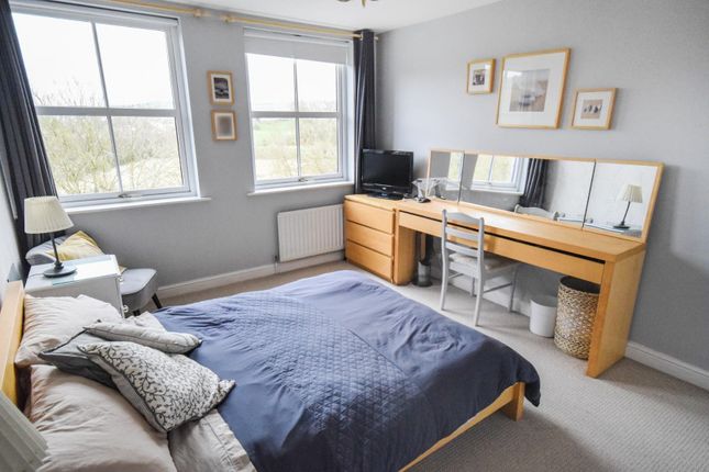 Town house for sale in The Locks, Bingley
