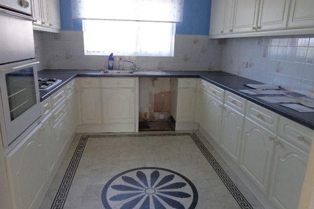 78, Alinora Crescent, Worthing photo 3
