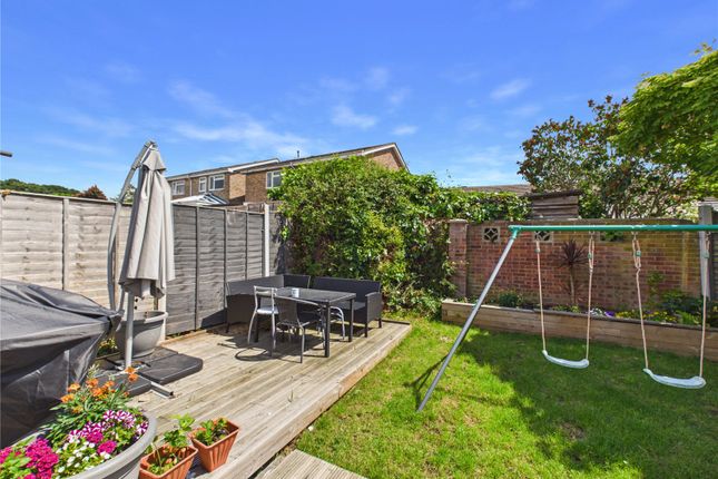 8, Pattern Bush Close, Manningtree photo 3