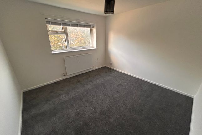 Flat 32, Sandy photo 4