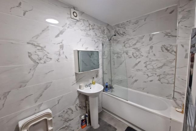 148B, High Road, London photo 5