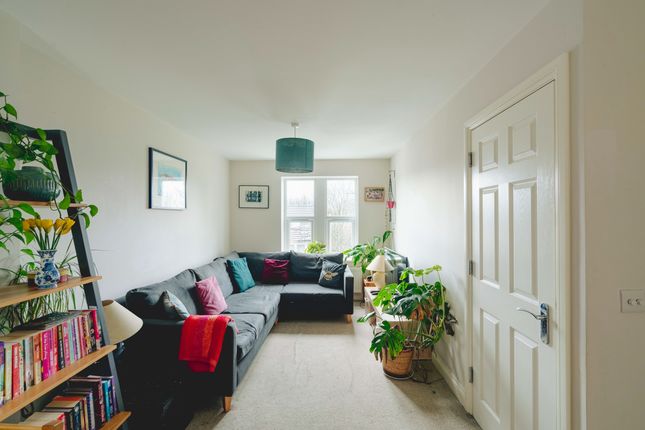 33 Cotswold Road North, Bristol photo 2