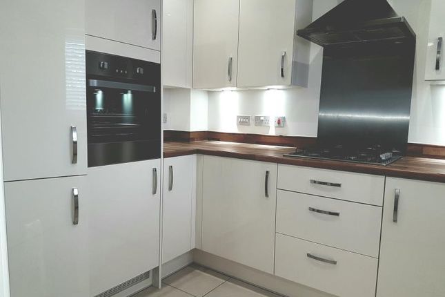 12, Copper Beech Close, Maidstone photo 2