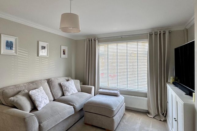 31, Cowslip Drive, Penarth photo 3