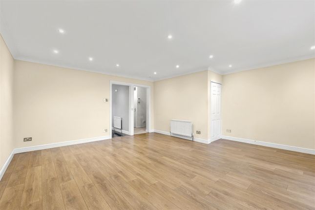 4, Tower Court, Ongar photo 2