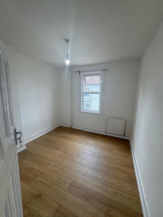 1563a London Road, London photo 4