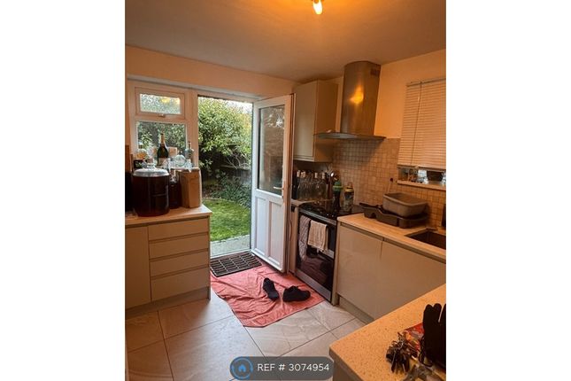 Castle Rd, Epsom photo 3