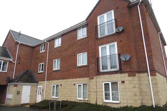 2 bed flat to rent in Tame Street, West Bromwich B70
