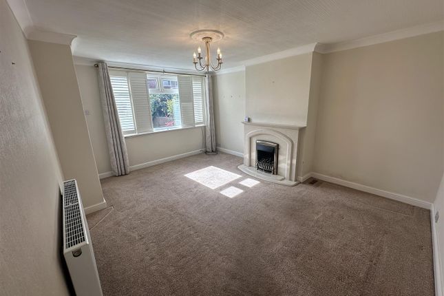 Semi-detached house to rent in Kingsley Close, Outwood, Wakefield
