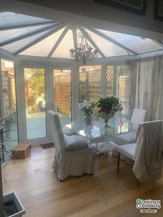 11, Upton Close, Henley-On-Thames photo 3