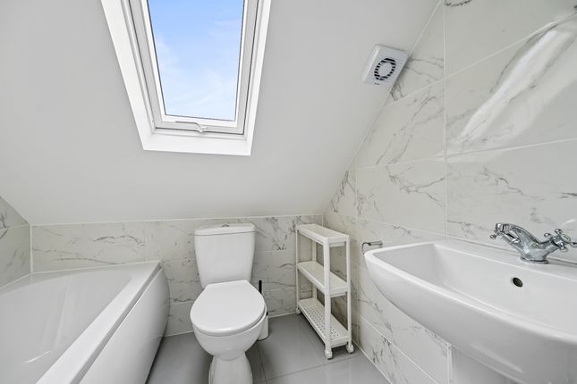 99 Cambridge Road, Kingston upon Thames photo 2