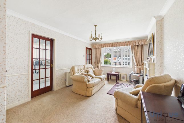 3, St. Ives Avenue, Freckleton photo 4