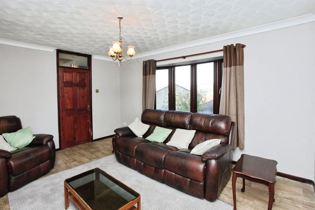 64, Heol Cwm Ifor, Caerphilly photo 2