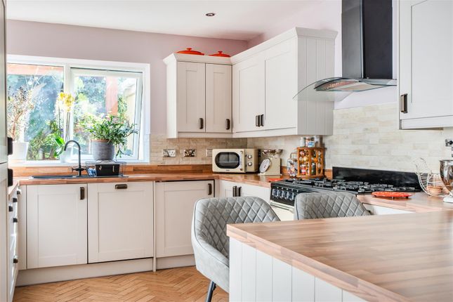 7, St. Illtyds Crescent, Swansea photo 4