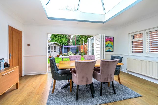 2, Whitehill Close, Surrey photo 4