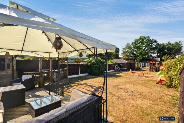 6 Helen Road, Hornchurch photo 4