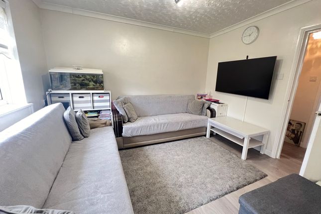 Flat for sale in Stonehorse Road, Ponders End, Enfield