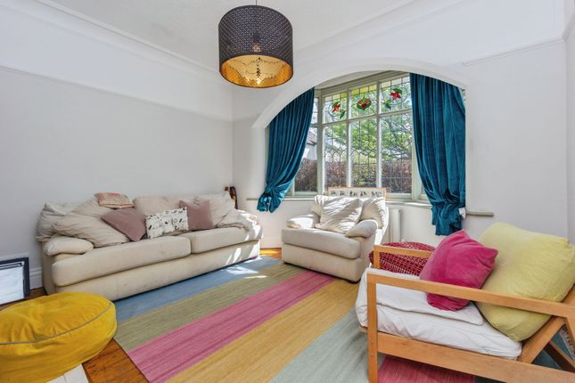 27, Meadow Bank, Manchester photo 3
