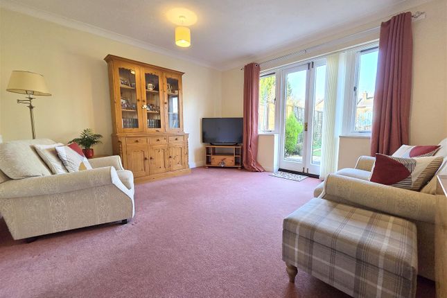 26, Olympus Gardens, Stourport-On-Severn photo 4