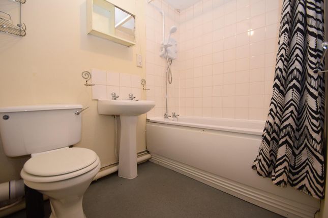 Flat to rent in Oxford Road, Manchester