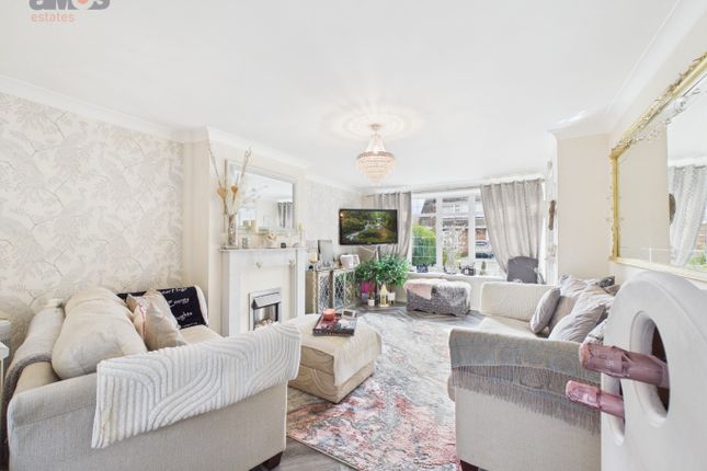 Nicholson Crescent, Benfleet photo 2