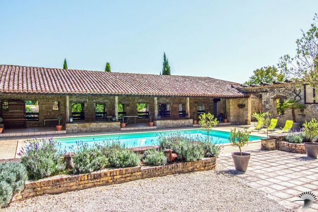 Thumbnail Villa for sale in Lauzun, Lot Et Garonne, Nouvelle-Aquitaine