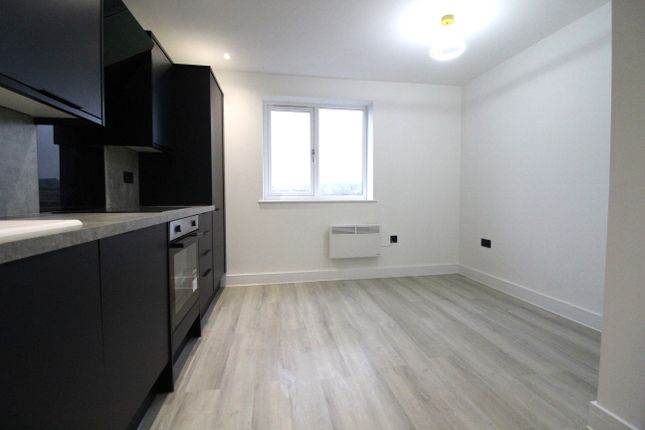 Thumbnail Flat to rent in 202 Ropery Road, Gainsborough, Lincolnshire