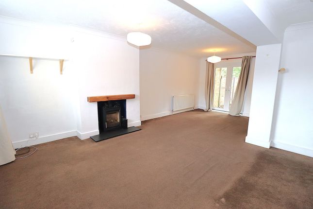Highfield Path, Farnborough photo 4