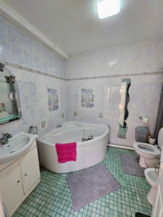 17, pembroke avenue, stanford-le-hope photo 3