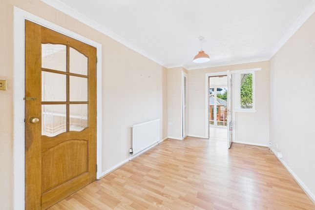 27 Cherrytree Crescent, Larkhall photo 4