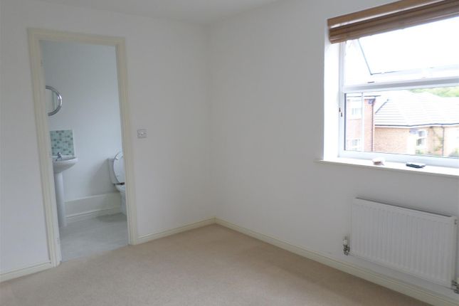 Eagle Road, Slough photo 4