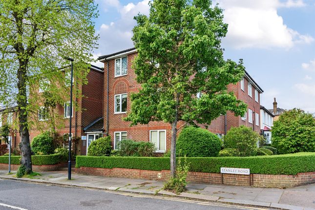 Flat for sale in Stanley Road, Enfield