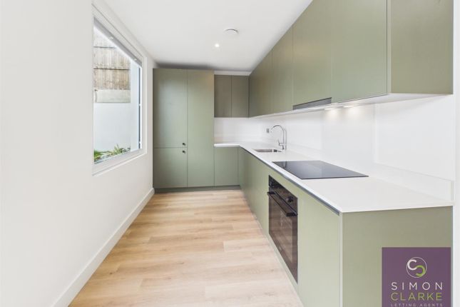 Flat 1, 96A, Weirdale Avenue, London photo 3