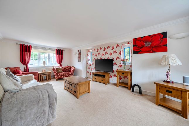 11 Hustlings Drive, Sheerness photo 4