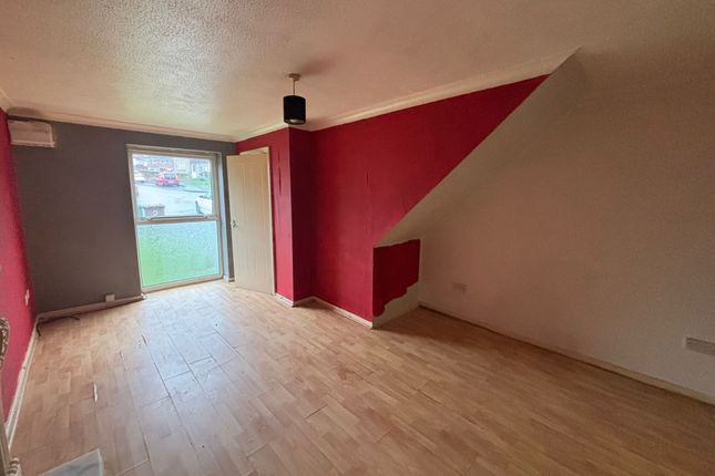 22, Llys Y Celyn, Caerphilly photo 3