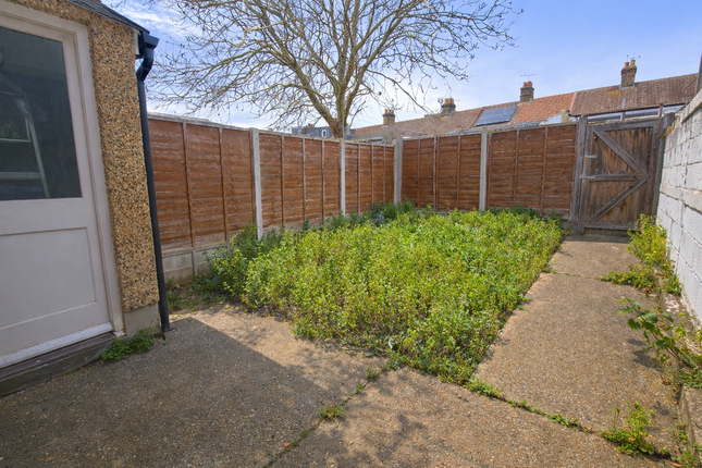 47a, Clarence Road, Grays photo 4