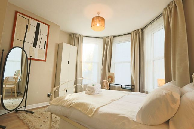 Flat 5, 195b Cheltenham Road, Bristol photo 4