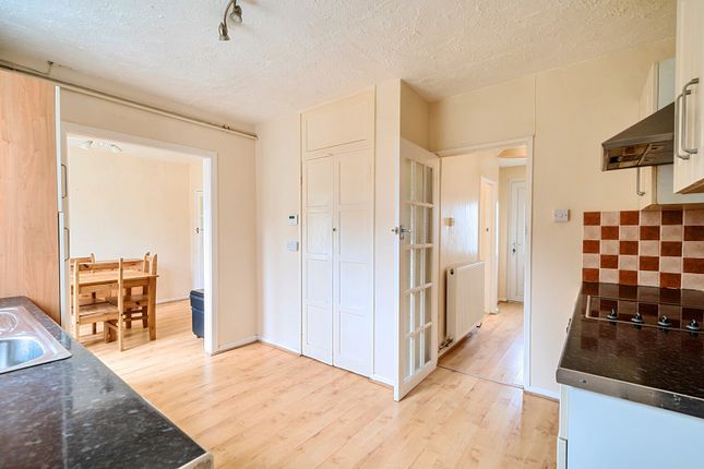 97, Southlands, Somerset photo 4