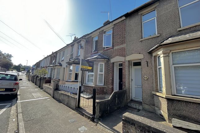 Thumbnail Maisonette for sale in Cuxton Road, Rochester