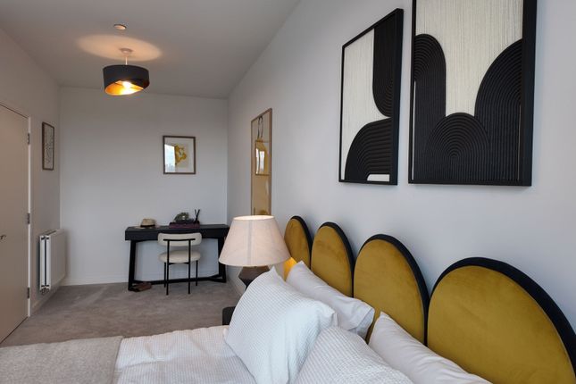 Flat 1, 209 Ilderton Road, London photo 3