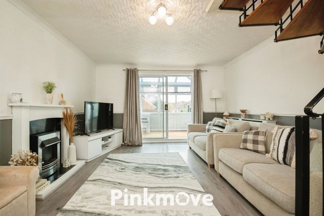 95, Mill Heath, Newport photo 3