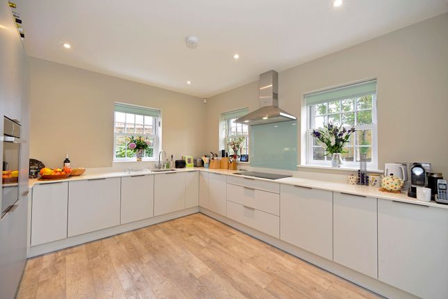 19 Great George Street, Godalming photo 2