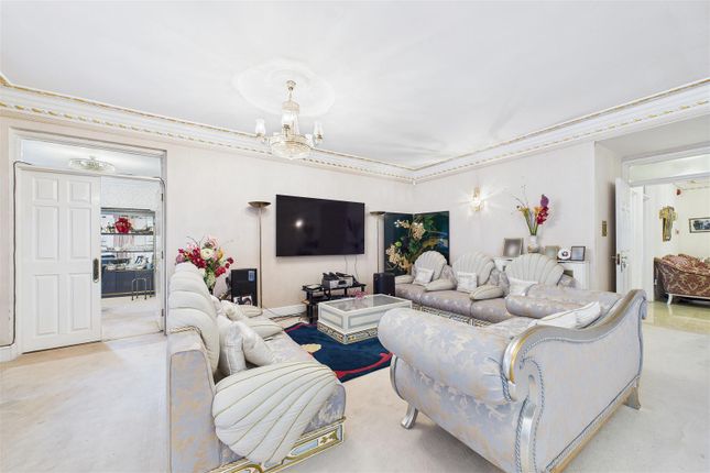 Alfred House, 90, Winnington Road, London photo 4