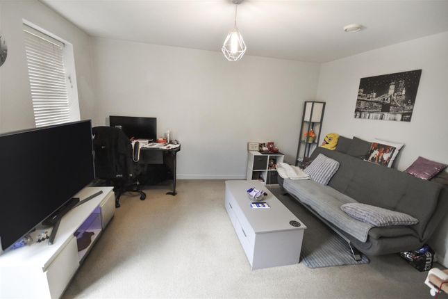 11, Eydon Drive, Corby photo 4